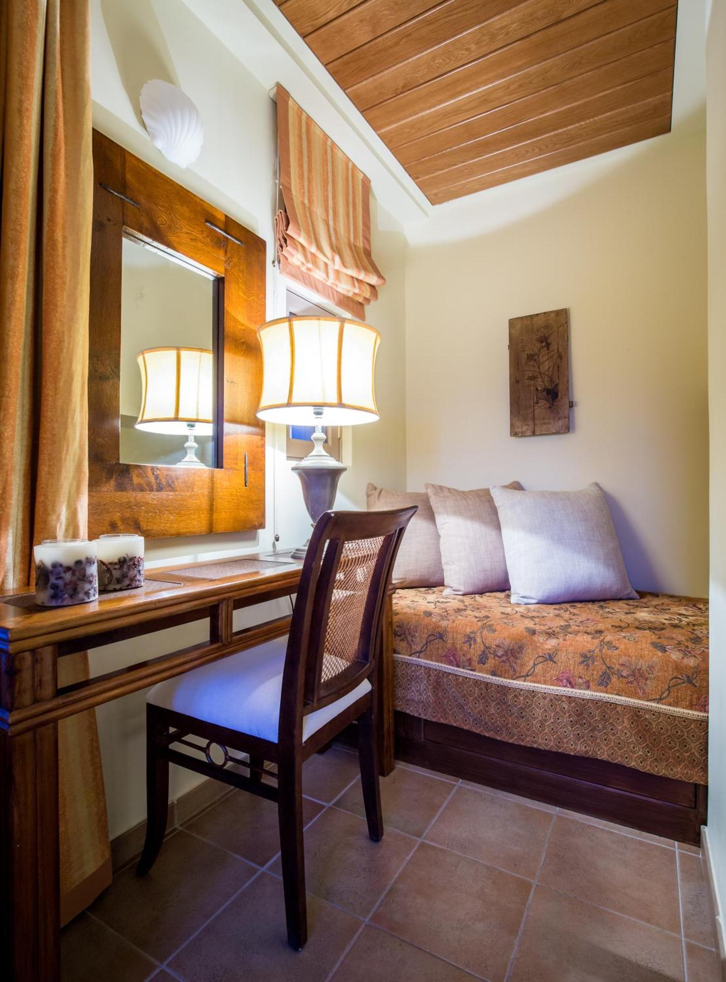 Elia Junior Suite In Epidavros With Shared Pool Nea Epidavros Exterior photo